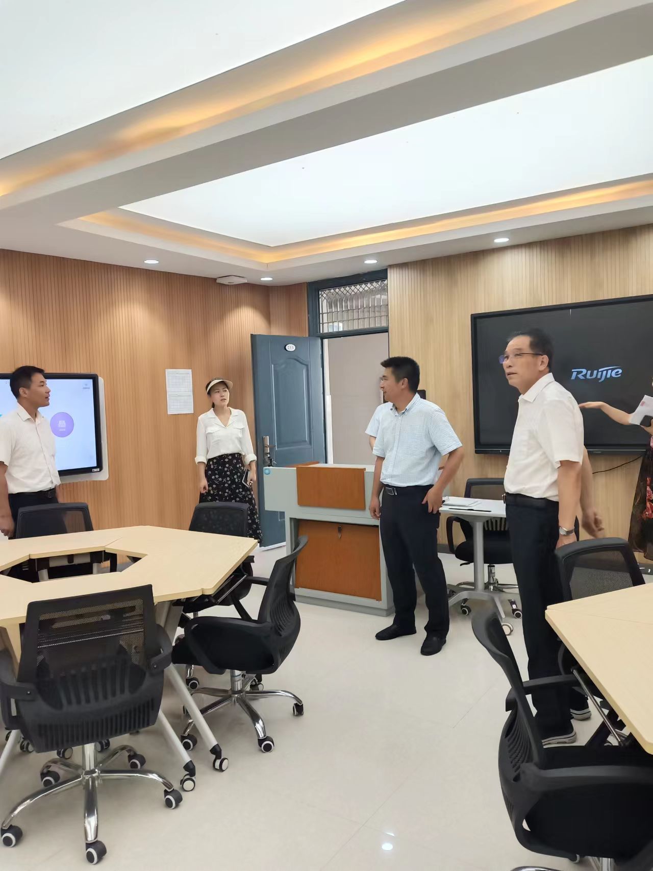 说明: D:\Documents\Pictures\2022-6-24黄淮公司考察学习\01(7).jpg